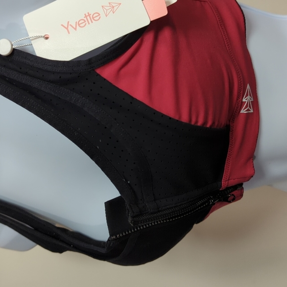 BNWT Yvette sports Bra cranberry black international size 75B (Small-Medium) - Picture 2 of 9